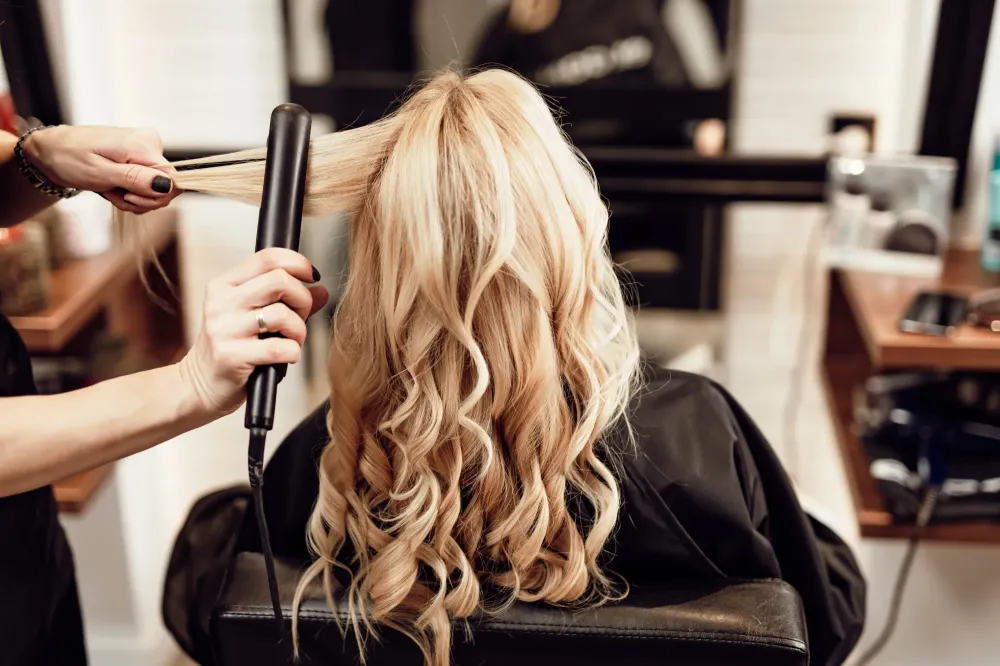 Cheveux frisés à Saint-Pée-sur-Nivelle